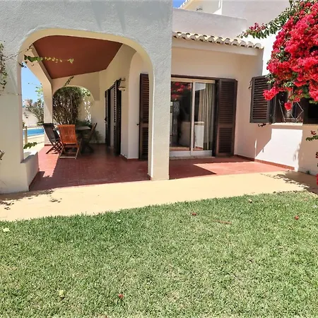 Pedro - Swimming Pool - By Bedzy アルブフェイラ