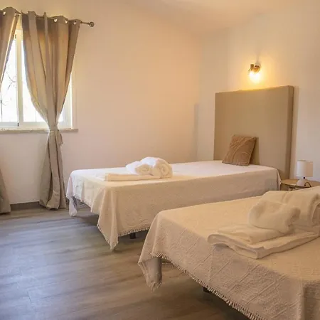 Pedro - Swimming Pool - By Bedzy