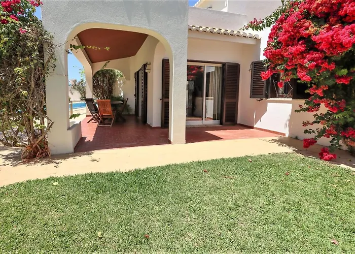 Pedro - Swimming Pool - By Bedzy Albufeira